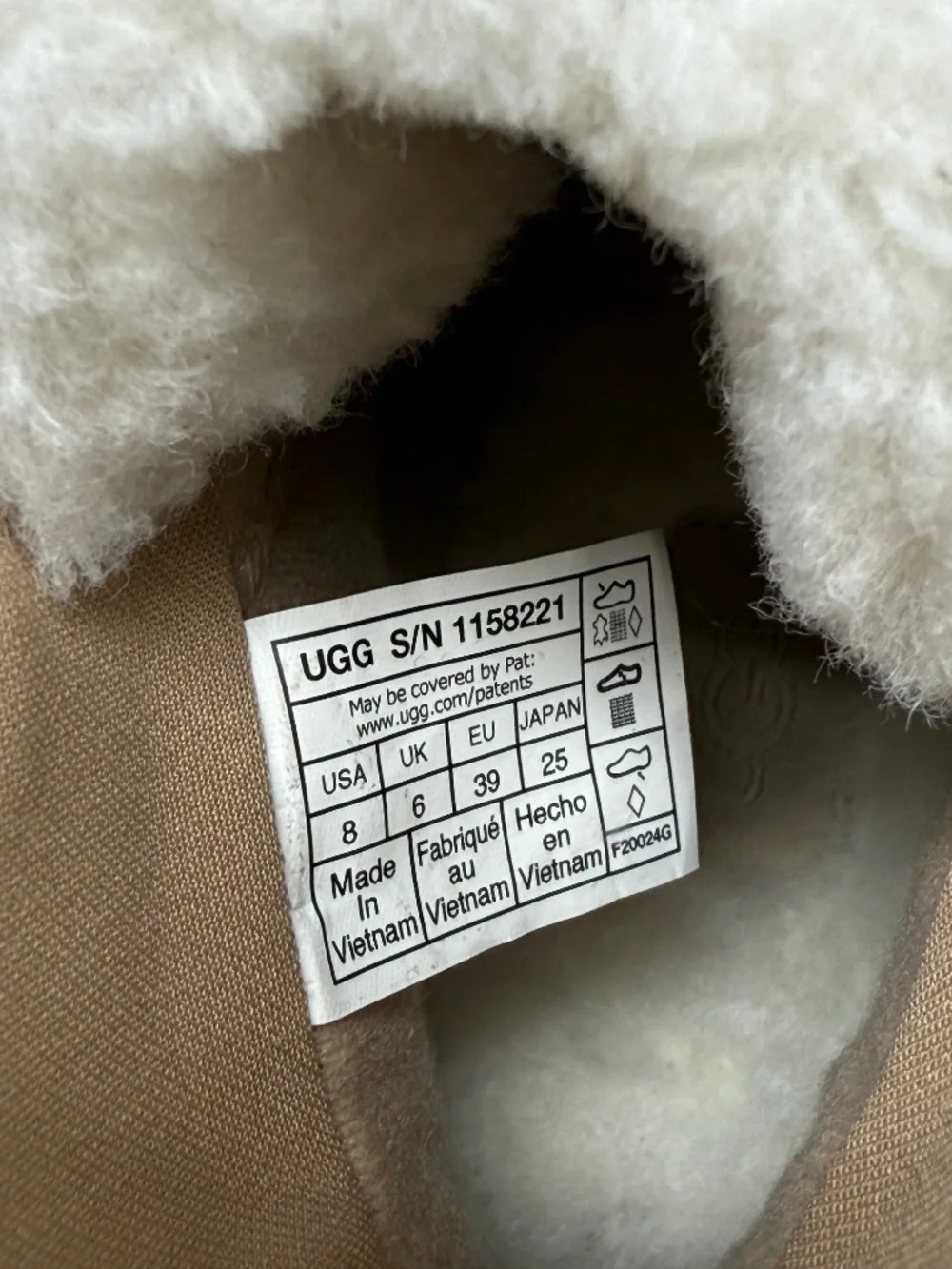 UGG women brecken